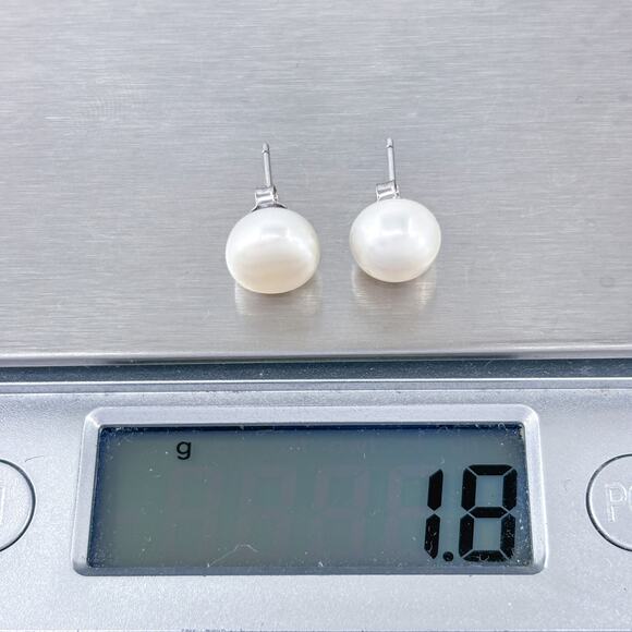 Estate Sterling Silver 925 8.1mm White Pearl Stud Earrings - Picture 8 of 8